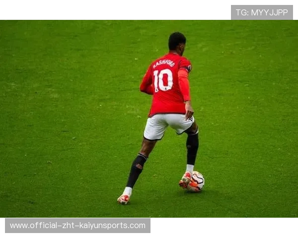 曼联需要在锋线、边路和中场三个层面同时推进改造,曼联效力过的中场 曼联需要在锋线、边路和中场三个层面同时推进改造,曼联效力过的中场